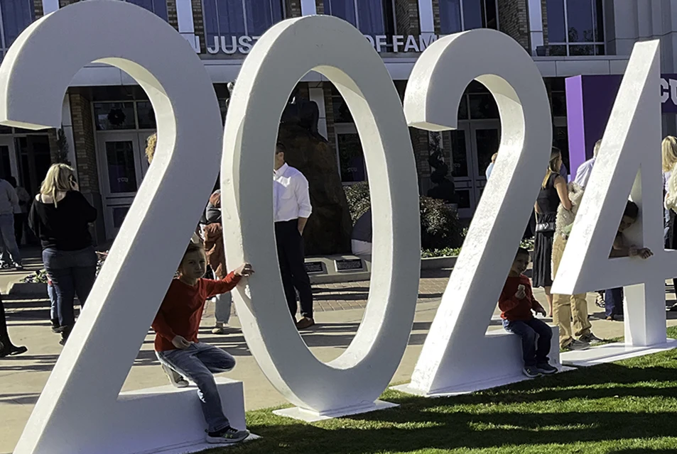 Giant 2024 sign on the lawn in front of Schollmaier Arena